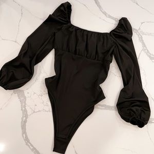 Black long Balloon sleeve bodysuit